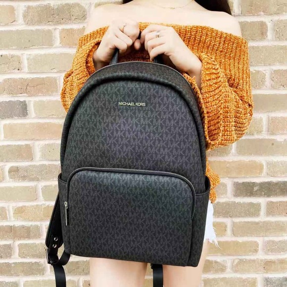 Michael Kors Handbags - Gaby’sBags💕NWT Michael Kors Large Backpack